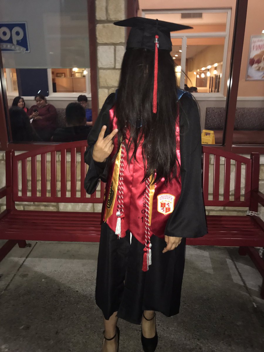 saraaai_g's tweet photo. Wow I'm so proud of her !!! SHE MADE IT YOU GUYS 😭♥️ https://t.co/pgVktCOAsU
