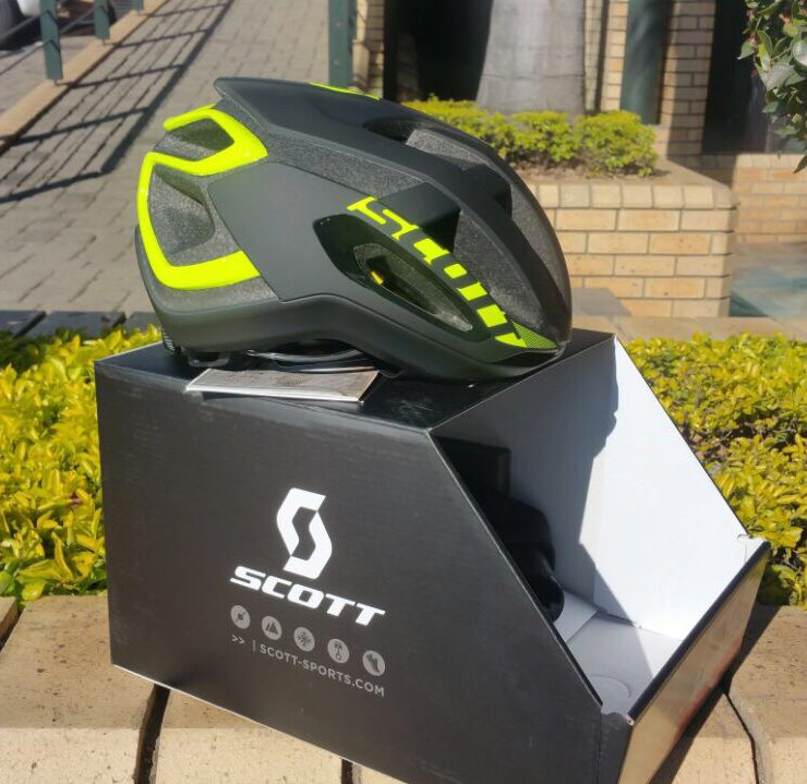 Just unpacked these 😍 Safety First ☝🏼but you can look good doing it <a href="/naeem_valencia/">Valencia</a> <a href="/brett_mtb/">Brett Coates</a> <a href="/BHAMJEE7886/">🇿🇦M.Uzair Bhamjee🇿🇦🚴</a>