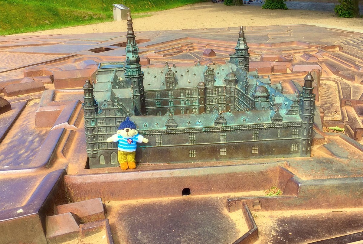 ChubleyS's tweet photo. Hiyi🐾 We are in Denmark at Elsinore. #HamletsCastle https://t.co/EIfCYsItXi
