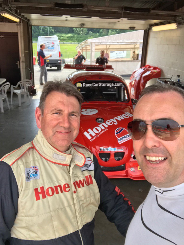 timwheeldonFM's tweet image. Ready for first testing session at @Brands_Hatch @Fluent4Advisers @FluentMoney @FluentLoans