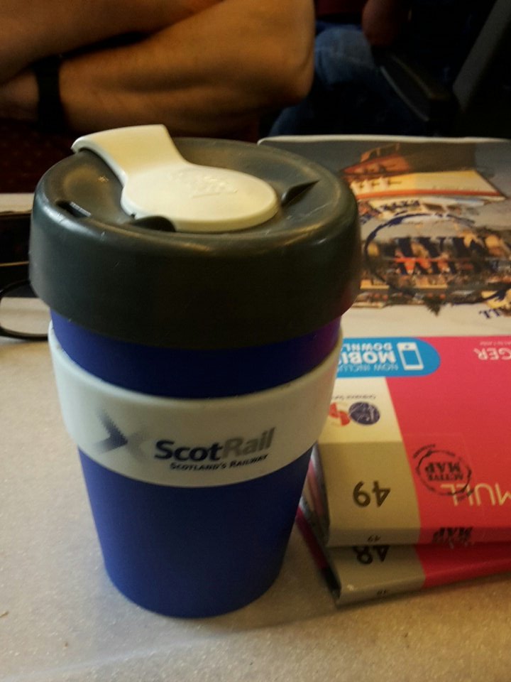 moiradunworth's tweet photo. Initially refused @KeepCup drink at @ScotRail outlet #PerthStation. Get a grip @ScotRail. Don't instruct staff to throw away cups https://t.co/DGx9xxhodt