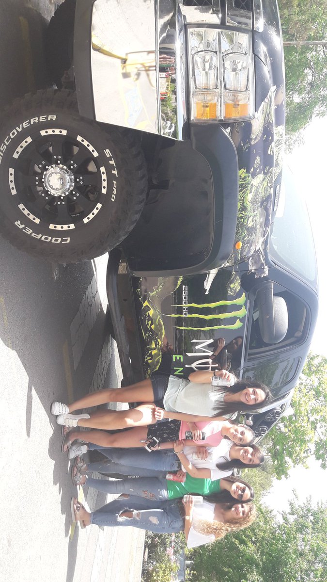 elenaperandres's tweet photo. @MonsterEnergyES preparadas para estudiar 💪 https://t.co/9Z2iWB6K19