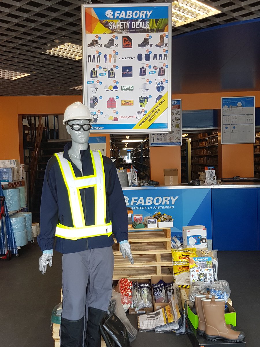 Light_Vest's tweet photo. Wist je dat @Light_Vest  ook verkrijgbaar is bij @FaboryNL   ga eens langs bij 1 van  vestigingen om onze nieuwste modellen te bewonderen! https://t.co/K5enaFezMT