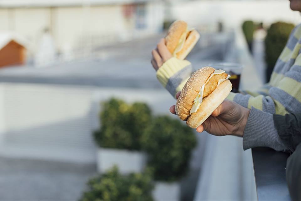 Dunkin'Coffee Thader tweet media