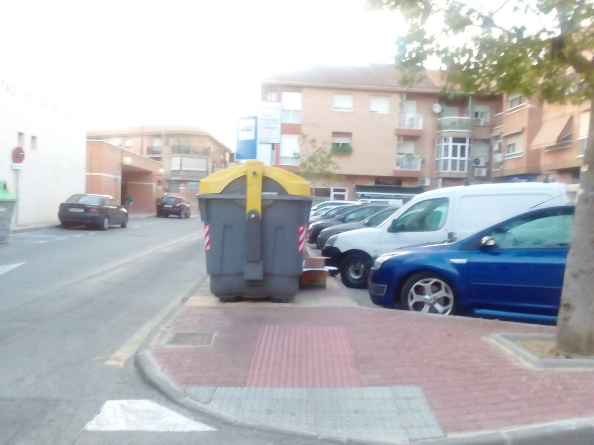 AhoraAljucer's tweet photo. @murcia_cs @MurciaPolicia @manuelmadrid_lv @lolalaopinion @aaguirredc @aljucer @Pedanias_Murcia @54Pedanias @CiudadanoMurcia @Regmurcialimpia @AytoMurcia @AliciaAhora Ya se ha buscado la nueva ubicación y se comentó en la Junta. Pero queda que ustedes y @AytoMurcia la tramiten. Ahí siguen impidiendo paso. https://t.co/518PsJtyBm