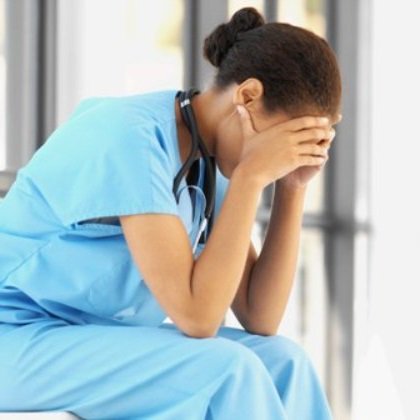 UnitecoPro's tweet photo. Una gran iniciativa para acabar con las agresiones a médicos y enfermos #StopAgresiones vía @redaccionmedica https://t.co/aLQsDU3Fj7 https://t.co/zcUqnEqedd