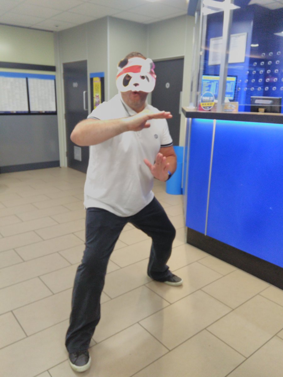 Tony O doing a 90s dance move <a href="/gharropwh/">Gareth Harrop</a>  <a href="/sea_pigeon/">Steven White</a> <a href="/WHRegion6/">Region 6</a>