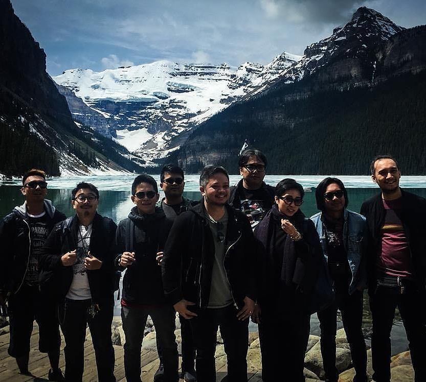 TeamUDD's tweet photo. Repost from @filipino_tv - Welcome to Canada! Team UDD 🇨🇦 #uddph #updharmadown #uddincanada #lakelouise #alberta #filipinotv #udd #TeamUDD https://t.co/KfeHyh5kqO