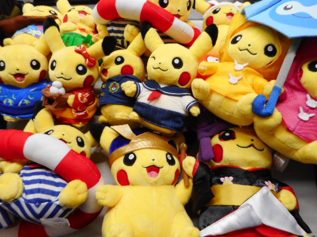 K Books Game館 در توییتر ポケモンのぬいぐるみ100体以上入荷 いえ ゲットだぜ マンスリーピカチュウシリーズやピカチュウ とマリオや悪の組織とのコラボ メガ進化着ぐるみシリーズにころりん お正月等々このラインナップはヤバイです 全貌を確認したい方は
