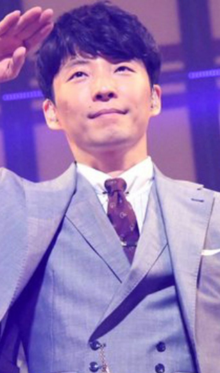 秘密のhさん Twitterissa 個人的な萌えポイント17 星野源 スーツ姿 ピンホールシャツ たまらなく萌え ピンホールシャツ すごい素敵だと感じる私 星野源の スタイリストさん センスが毎回 神だと感じる 星野源が好き たまらなく好き