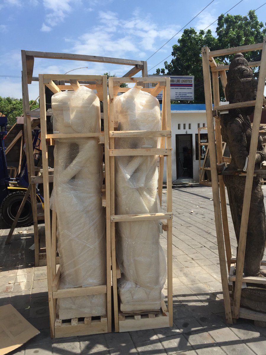 prathamaline's tweet photo. Today the wrapping of the statue before it is entered into the container using the sea lane for delivery to xiamen,china. https://t.co/qneBaQx3Ms