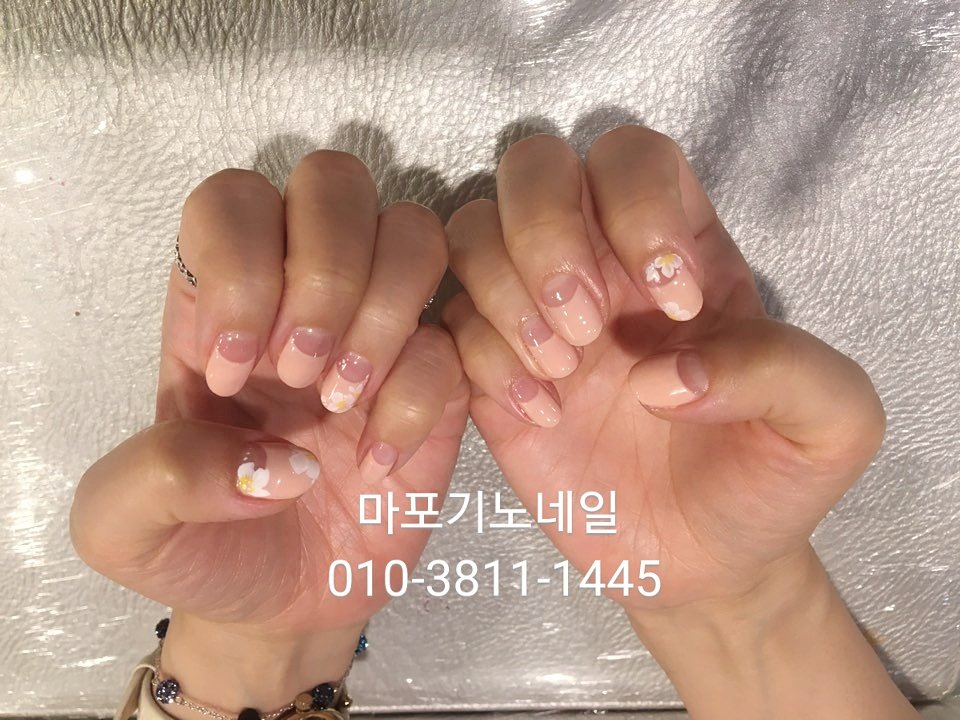 guinot3939's tweet photo. #마포네일 #웨딩네일 #마포속눈썹 #마포기노스킨 #마포피부관리
#마포왁싱 #마포네일샵 #마포네일잘하는곳 #마포웨딩케어 #신부관리
#아로마마사지 #스톤아트 #젤전문 #생화네일 #봄네일아트 #연예인네일 #러시안볼 https://t.co/9W6ZeAb0OY
