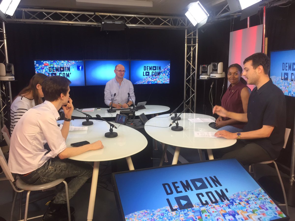 LicenceCPMN's tweet photo. En direct du plateau de @vonews95 avec @olivierzanetta et @afrikarabia pour le tournage des émissions #demainlacom avec nos étudiants👌 https://t.co/MOvZrsIW3E