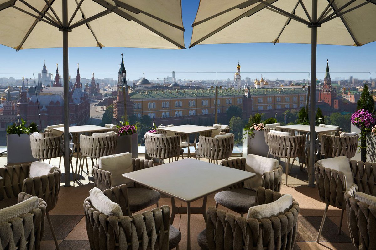 matstravel's tweet photo. Лучший вид @RitzCarlton #O2lounge @matstravelclub #москва https://t.co/ZZuNf3nU0r