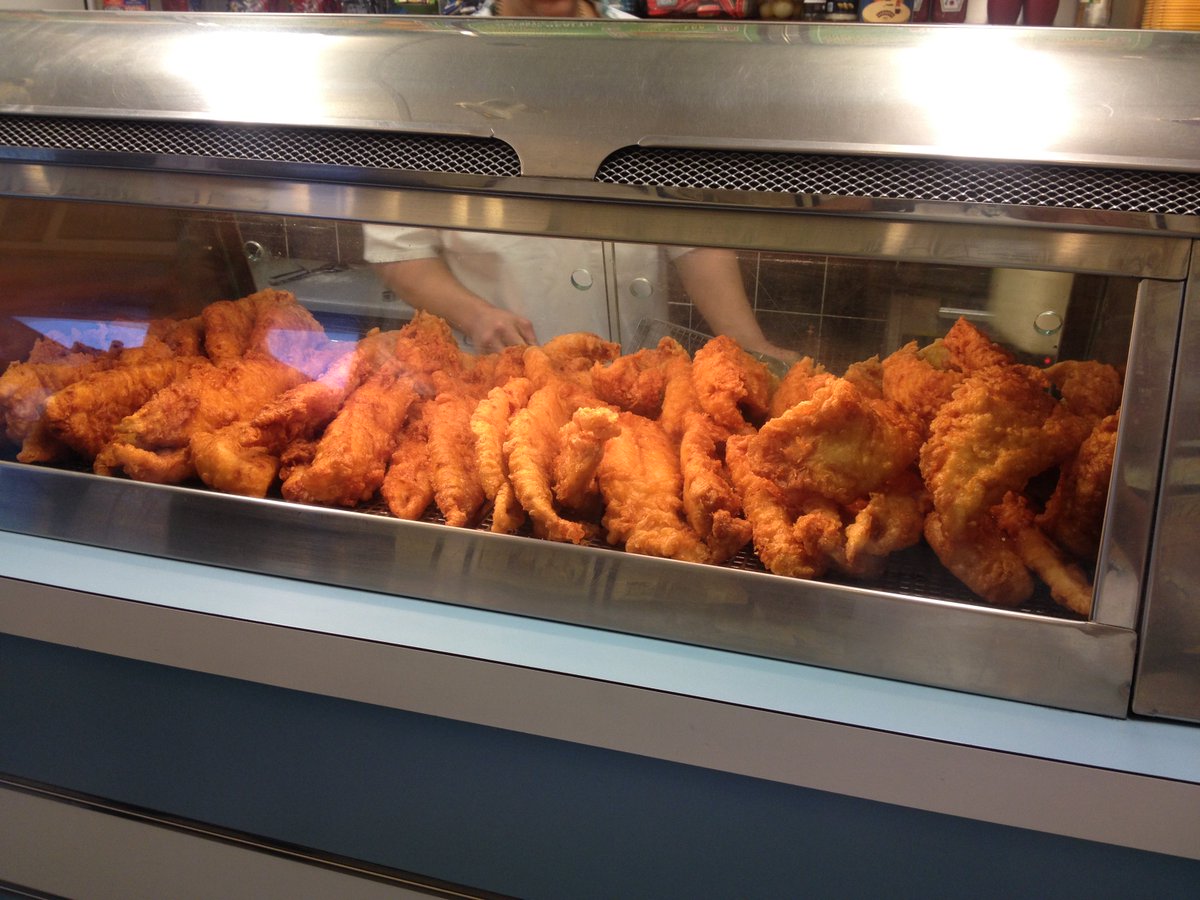 bennyschippy's tweet photo. It’s #fryday and also #nationalchipday SO!, why not come in for a #bennyschippy today? https://t.co/P3DkbEOR4h