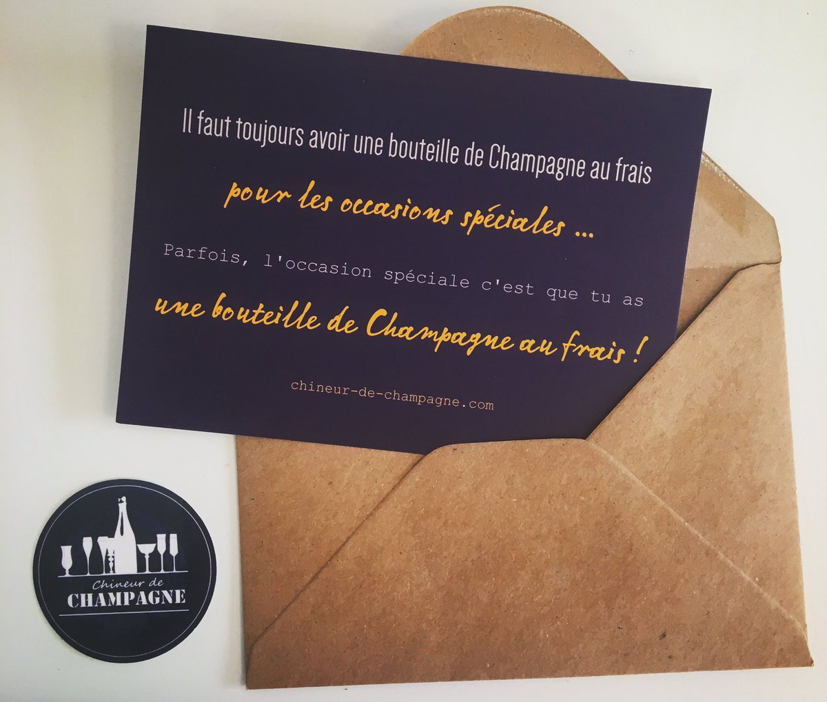 Quel est votre #occasion préférée pour ouvrir une #bouteille de #champagne ? 🍾🥂 #chineurdechamp