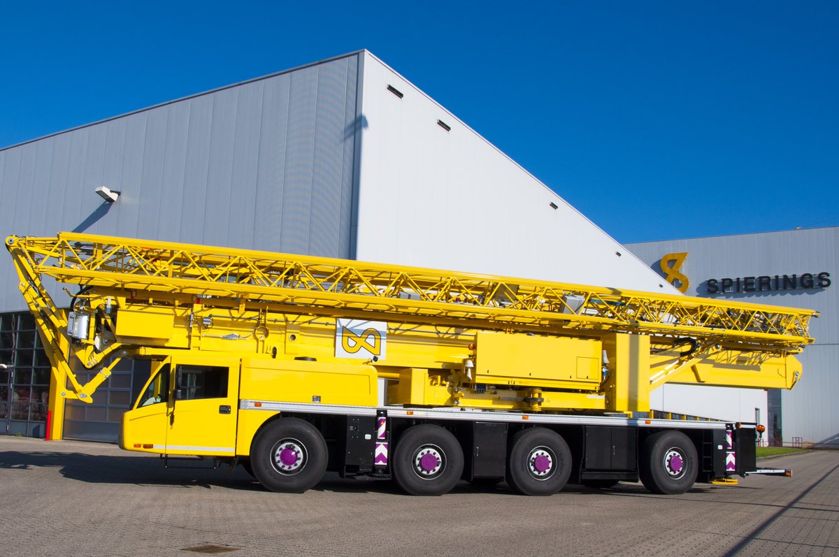 Nieuw artikel #OINT over <a href="/SpieringsCranes/">Spierings Cranes</a>: hoe de Mighty Tiny naast een machtige kraan ook een mooi eerbetoon is  oss.nl/gemeente/bedri…