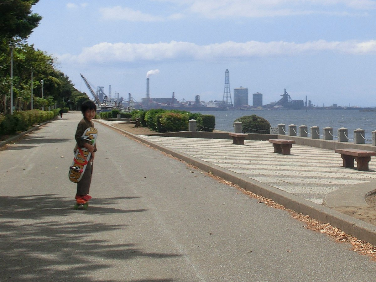 N Tomoko در توییتر 木更津市の潮浜公園にてのびのび練習できたね スケボー スケーター
