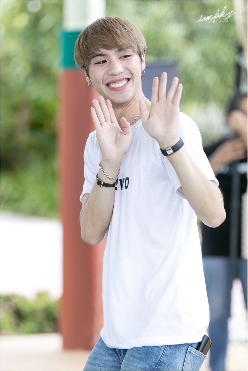 iampk_z's tweet photo. วันนี้วัน #WhitewoDay เรามาแดนซ์กันค่ะ @n_whitewo 
#HBD22ndWhitewoDay #FullfillwithLove https://t.co/bztELjTIfo