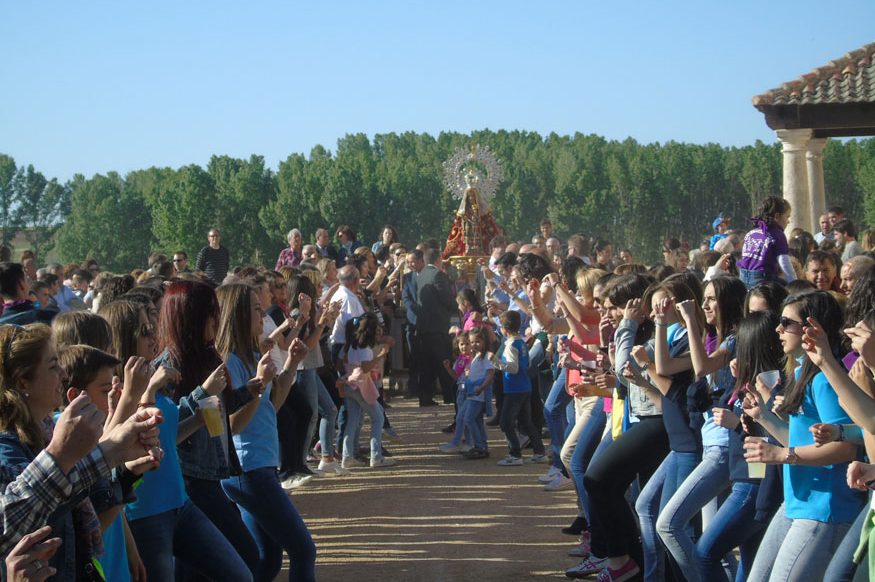 Este sábado se celebra la romería de la Virgen del Bustar de Carbonero el Mayor  cuellar7.com/este-sabado-se… .<a href="/MonteNevado/">Monte Nevado</a>  <a href="/rafamachaquito/">Rafacarbonero</a>
