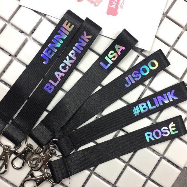 moooontmw's tweet photo. これblackpinkしか購入してないんよね~(;_;)
JISOOも買えばよかった😭😭やっぱり後悔すると思った… https://t.co/eBaLDV3Gte