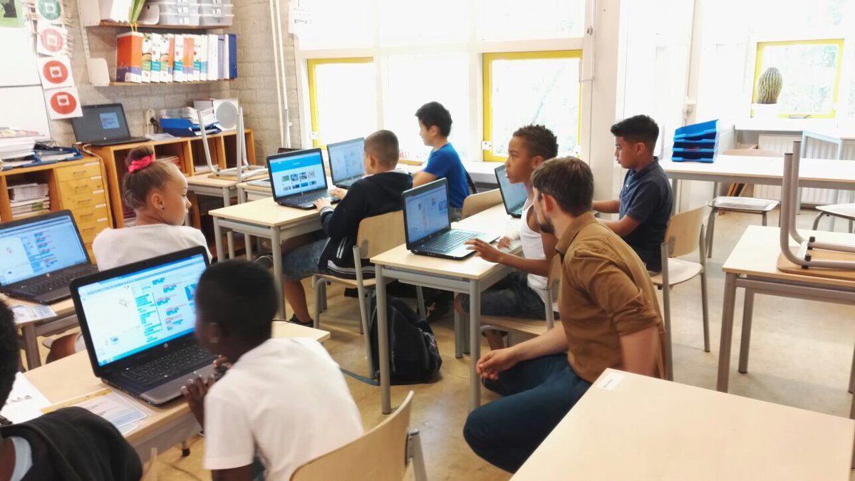 Startup_Adam's tweet image. The 1st #coding lessons for ‘Holland’s Next Tech Talent’ in @16montessori have begun. #Tech talent in the making! 👊🏻 #Coding4Amsterdam