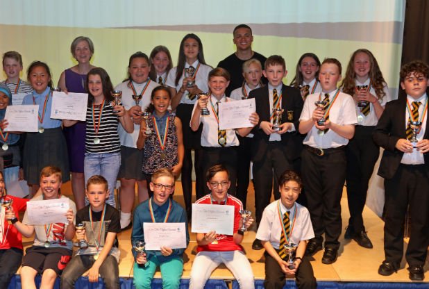 NottsLocalNews's tweet photo. Jenas returns to #Clifton to award honours to students https://t.co/q2LTqOwify #Ng11 #Nottingham #Nottms https://t.co/SXSOchXkEh