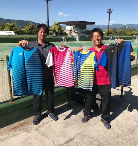 ソフトテニス関東高校大会」（山梨・小瀬スポーツ公園）で、大会記念T