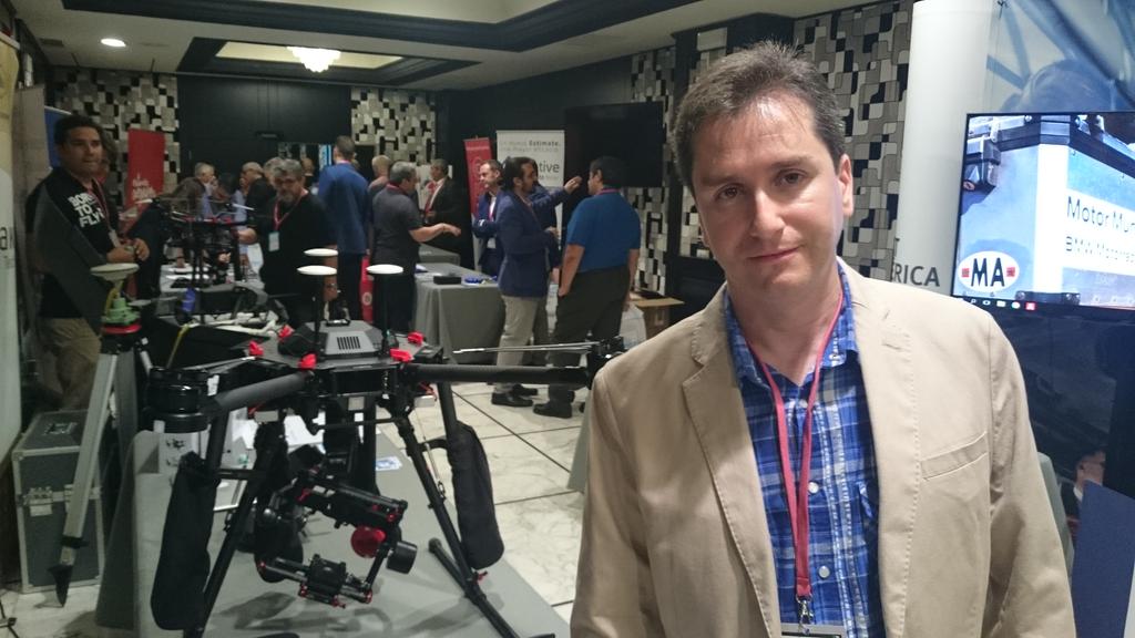 DFLanzas's tweet photo. Viendo las utilidades de los drones para los peritos con @synapticdrones #synapticdrones https://t.co/idYDak5Il5