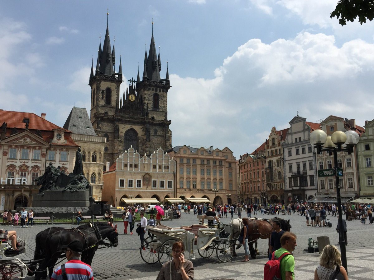 therealTommyOMG's tweet photo. Prague in the Spring... so pretty https://t.co/0iZpHUle6B