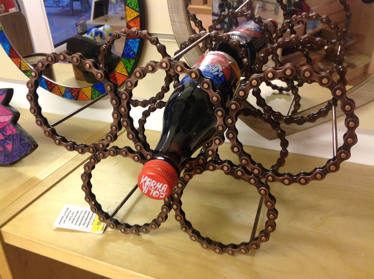 trade_fayre's tweet photo. Genius!
#Fairtrade #recycled bike chain makes a great bottle holder.
Get unusual #gifts at Tradefayre #Ilfracombe https://t.co/43qbBCcN1J