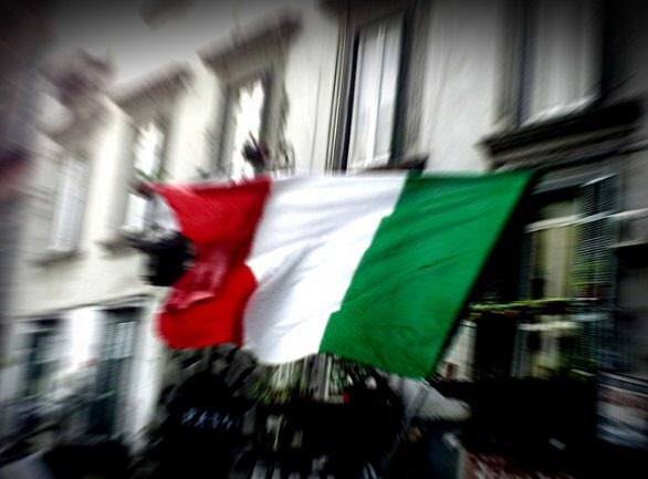 RealNica_Simo's tweet photo. 🇮🇹 Buon 71esimo anniversario della Repubblica Italiana!! 😉 #2giugno #festadellarepubblica #tricolore https://t.co/XUypFchffK