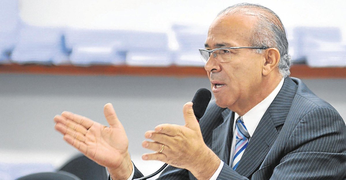 tiago_boff's tweet photo. Ministro Eliseu Padilha diz que fita foi montagem como "pressuposto para iniciar série de acusações contra Temer". #Atualidade @RdGaucha https://t.co/nJAWJCqv4L