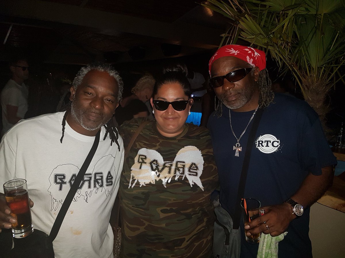 ladyjcrockett's tweet photo. @StickyWings @raggatwinz @raggatwinzz @rollin_wid_rtc @DJBillyBunter @FatController67 #junglefever #unityinthesun #smashedit #exclusiveT 😘😘 https://t.co/yGTNGrgRs4