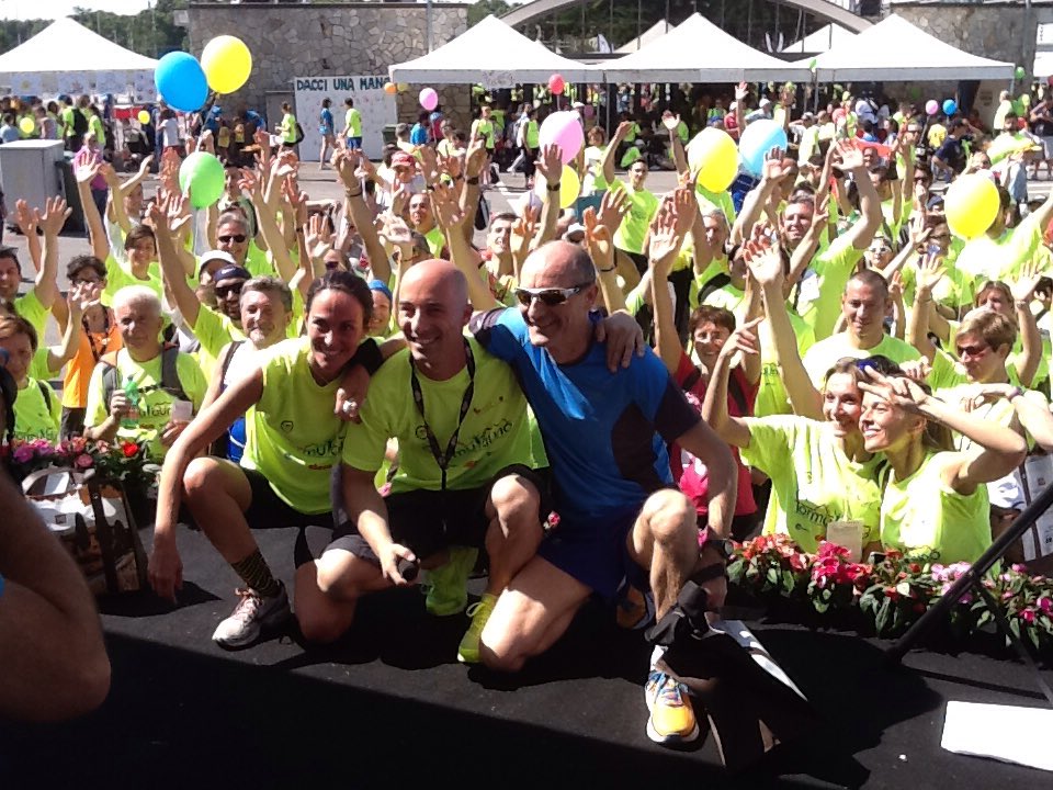 LILTMilano's tweet photo. Su le mani per questo bel sole! #runforlilt #runformula1 https://t.co/5poOsg5OEc