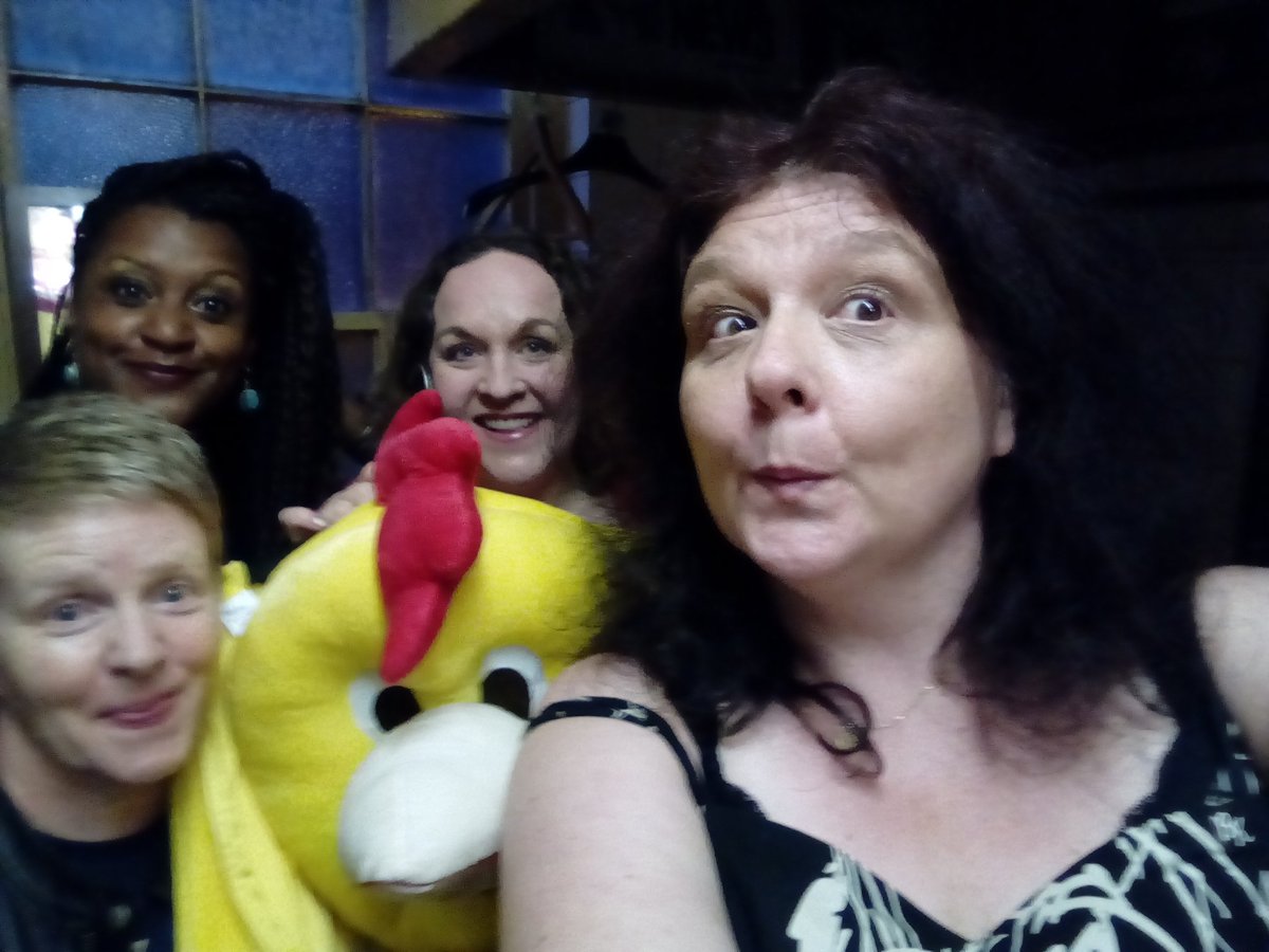 Us comics getting 'into the zone' backstage <a href="/MYComedyLondon/">MY Comedy London</a> last night. <a href="/MercedesBenson/">Mercedes Benson</a> <a href="/Comediandana/">Dana Alexander</a> <a href="/Leskercomic/">LesKershaw</a>