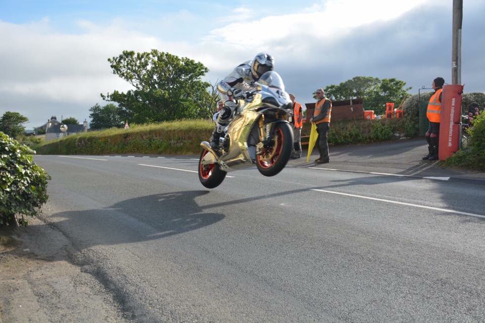 patstottdesigns's tweet image. Pic by Andrew Bell. What a shot! @norton_ceo @JoshBrookes