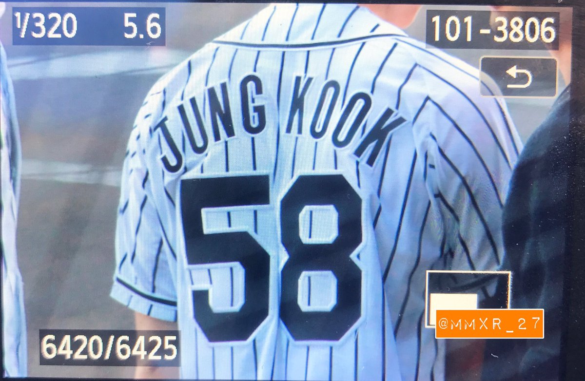 mmxr_27's tweet photo. 170602 시구식 프리뷰 

정국이 58💕💕💕

#BTS #방탄소년단 #JUNGKOOK #정국 #시구식 #甲子園 #코시엔 https://t.co/2DFUIMvQqD