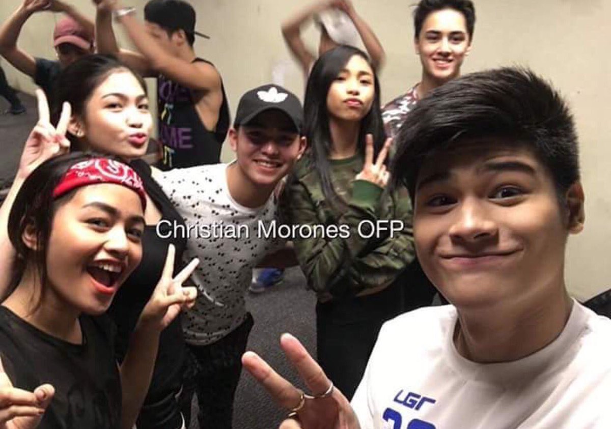 HEAVEN_OFC's tweet photo. Reunited!! 👍😘😊 @hperalejo @notvivoree @itschristianmo @iamyongm_ @MarydaleEntrat5 @Barber_Edward_ https://t.co/F1G20YRjtm