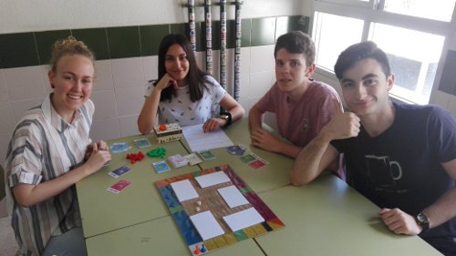 CeDeC_intef's tweet photo. #ABP, #Flippedclassroom y #Gamificación para Historia en Bachillerato con #REA de #ProyectoEDIA https://t.co/nyi2jgSLrw vía @vialap69 https://t.co/NkWNFNYLou
