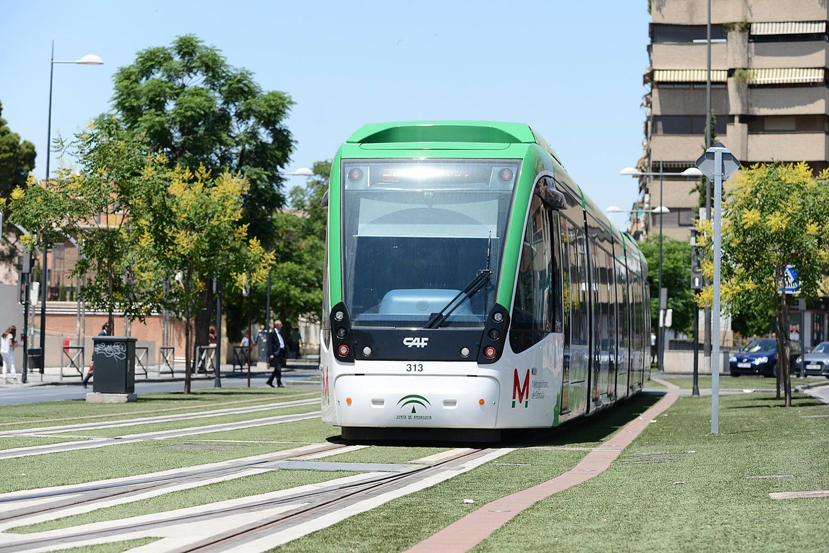 aopandalucia's tweet photo. Os recordamos que seguimos en pruebas y hoy podéis visitarnos en Armilla para conocer mejor @MetroGranada #MGenpruebas https://t.co/g4Byti8zLv