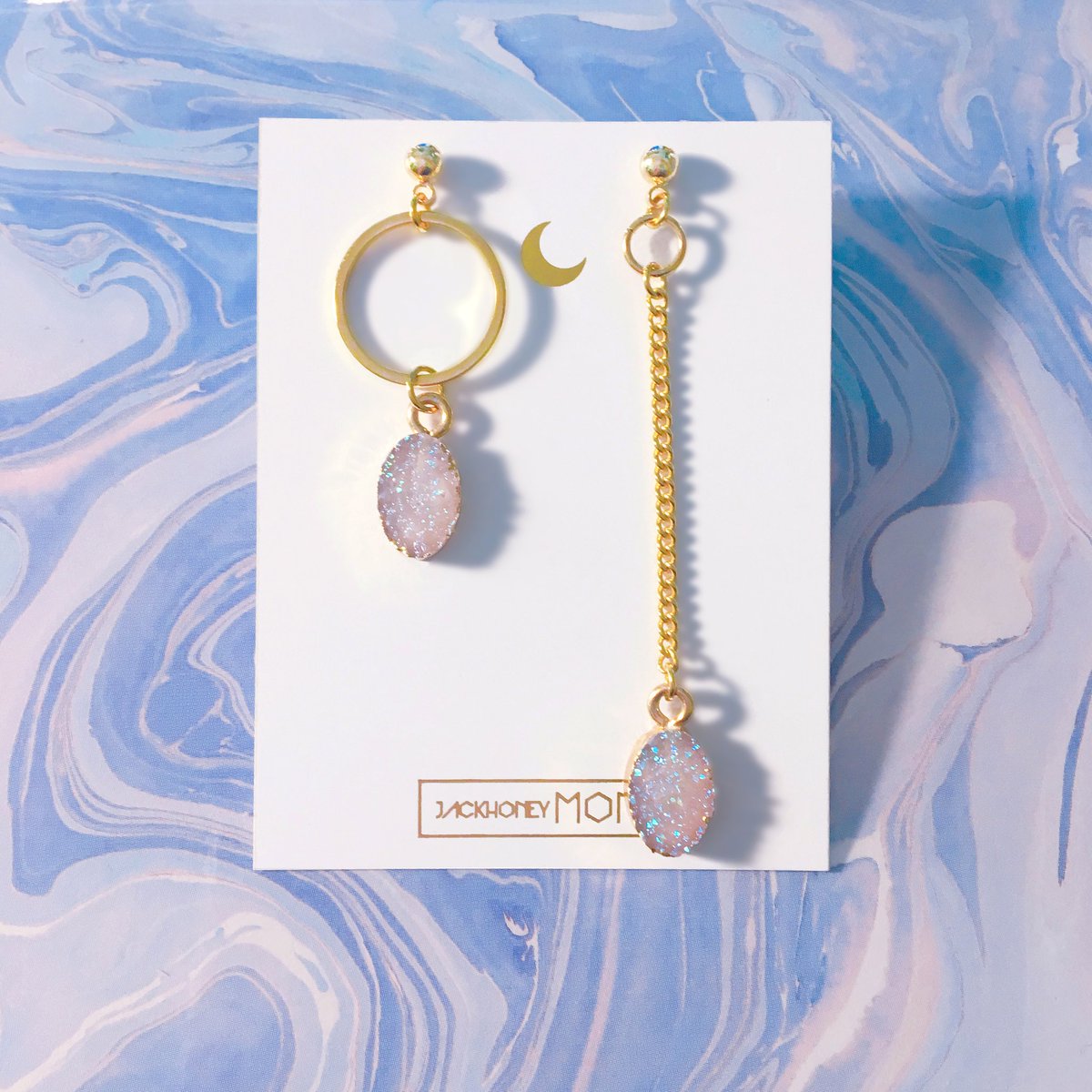 ✨6000팔로 기념 이벤트✨

6000팔로 (*ˊૢᵕˋૢ*)💕정말 감사합니다💕
잭허니몽 제품 중 원하시는 제품으로~! 알티+팔로해주신 1분께 드릴게오!!
당발은 9일! 금요일에 하겠습니당 :D