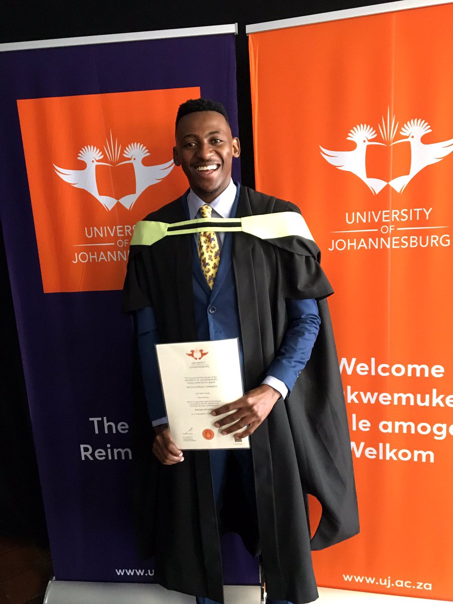 eezynkabi's tweet photo. Issa graduate, tomorrow we bring fire to stage with @kwelatebza #KwelaTebzaStreetCarnival #graduate #bcomAcc #nkabi https://t.co/ODSHvZ9oIP