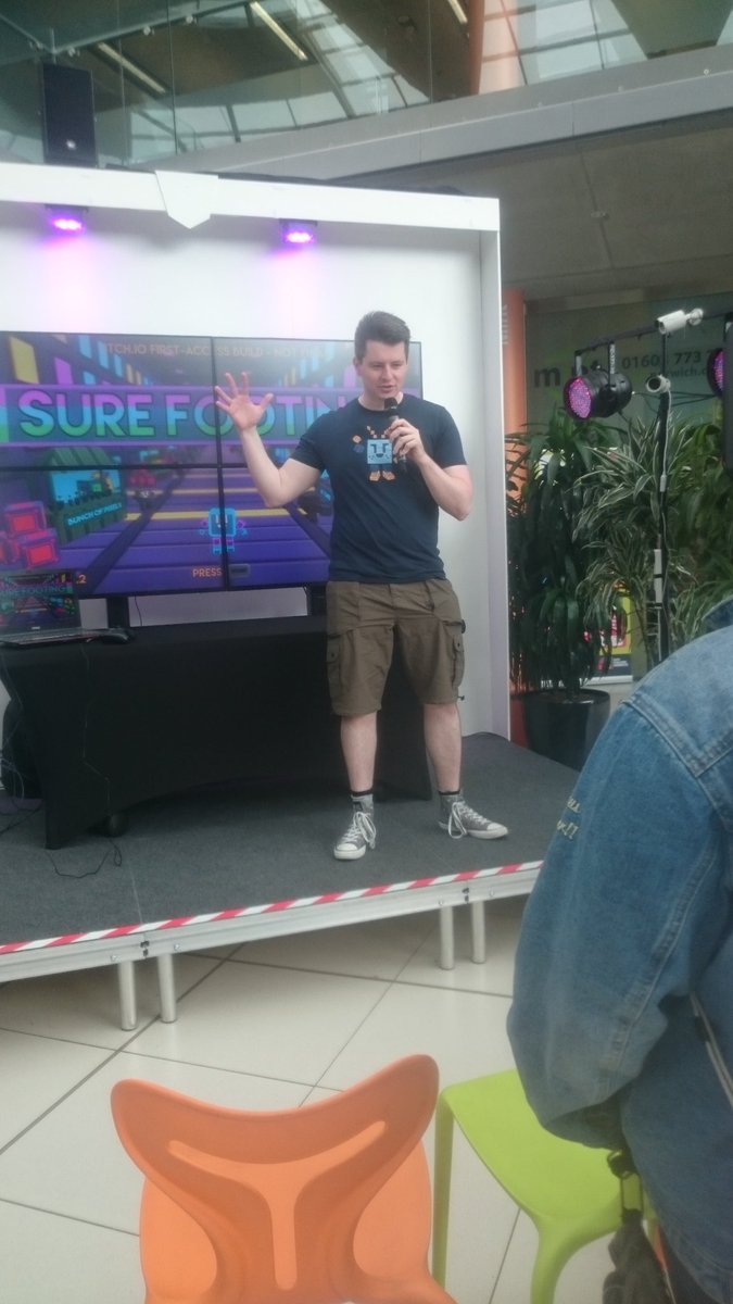 MollyOverboard's tweet photo. Doing his thang, representing #Surefooting #NGF2017 @GET_TUDA_CHOPPA #keeprunning #bigscreen https://t.co/qF2mIAzkhF