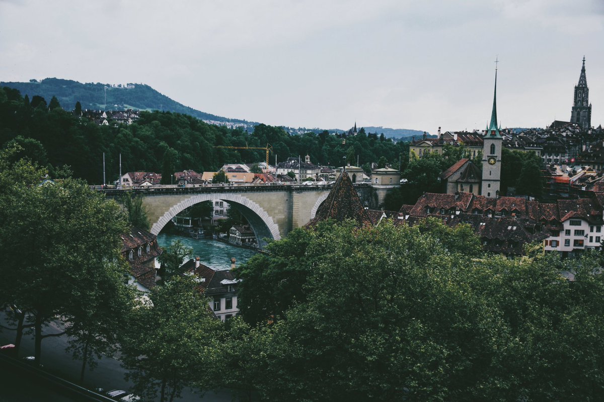 Psolemn's tweet photo. ไม่เคยหลงรักเมืองหลวงขนาดนี้มาก่อน  Bern, Switzerland https://t.co/dlDYxuPgcm