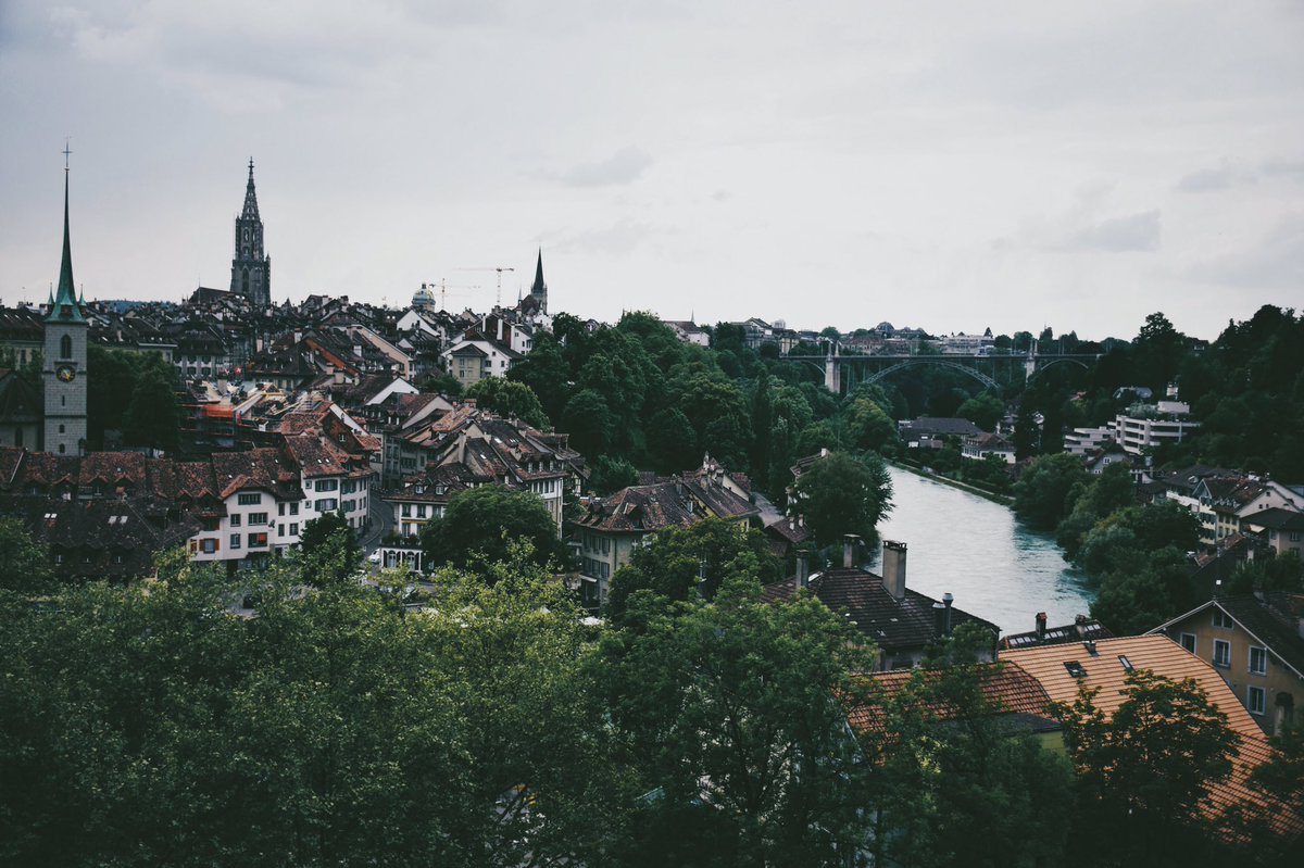 Psolemn's tweet photo. ไม่เคยหลงรักเมืองหลวงขนาดนี้มาก่อน  Bern, Switzerland https://t.co/dlDYxuPgcm