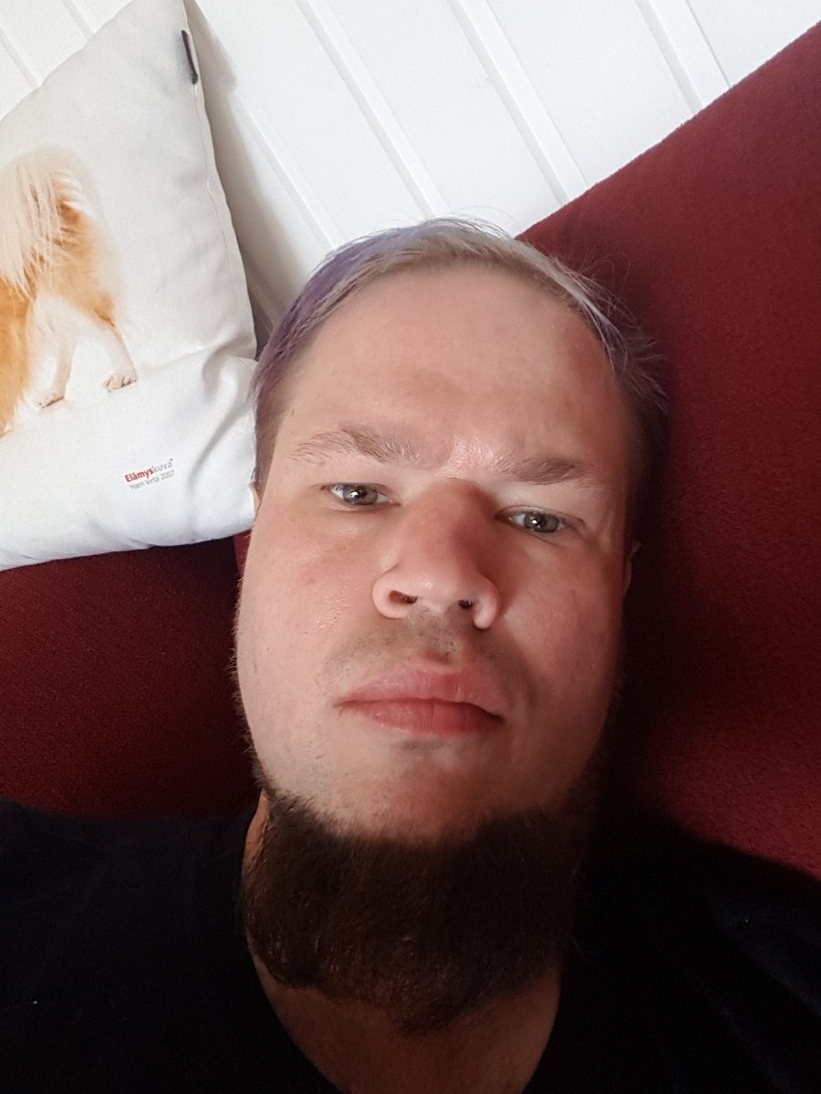 PandaPlayerTube's tweet photo. @KimSjopi Tässä mun maksuhäiriöparta ja vielä vaan pitenee 😆 #maksuhäiriöparta #velassa #rahaton.com https://t.co/Gt21yXw59C