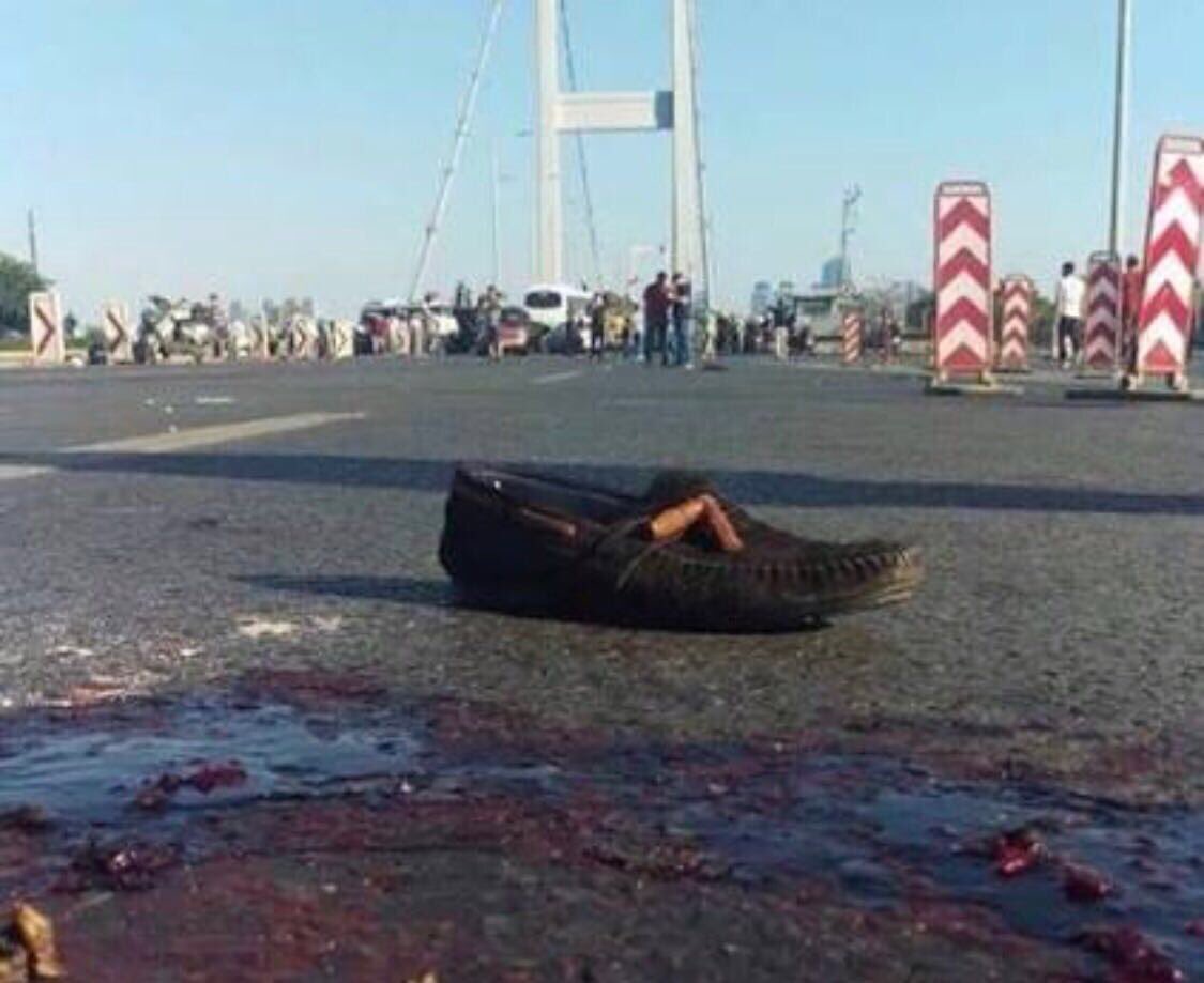 hasanturantr's tweet photo. Milletin üzerine ateş açtıran darbeci subay " Darbe olduğunu Cumhurbaşkanımdan öğrendim!"
#Silivri Şakaları https://t.co/EHJ959SvKb