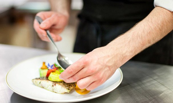 FundacionFYDE's tweet photo. Master Class + Show Cooking Gratuita "Cómo innovar en la restauración con los productos locales" Garachico 6 junio https://t.co/e4HyRUDnMY https://t.co/suXgZziEdZ