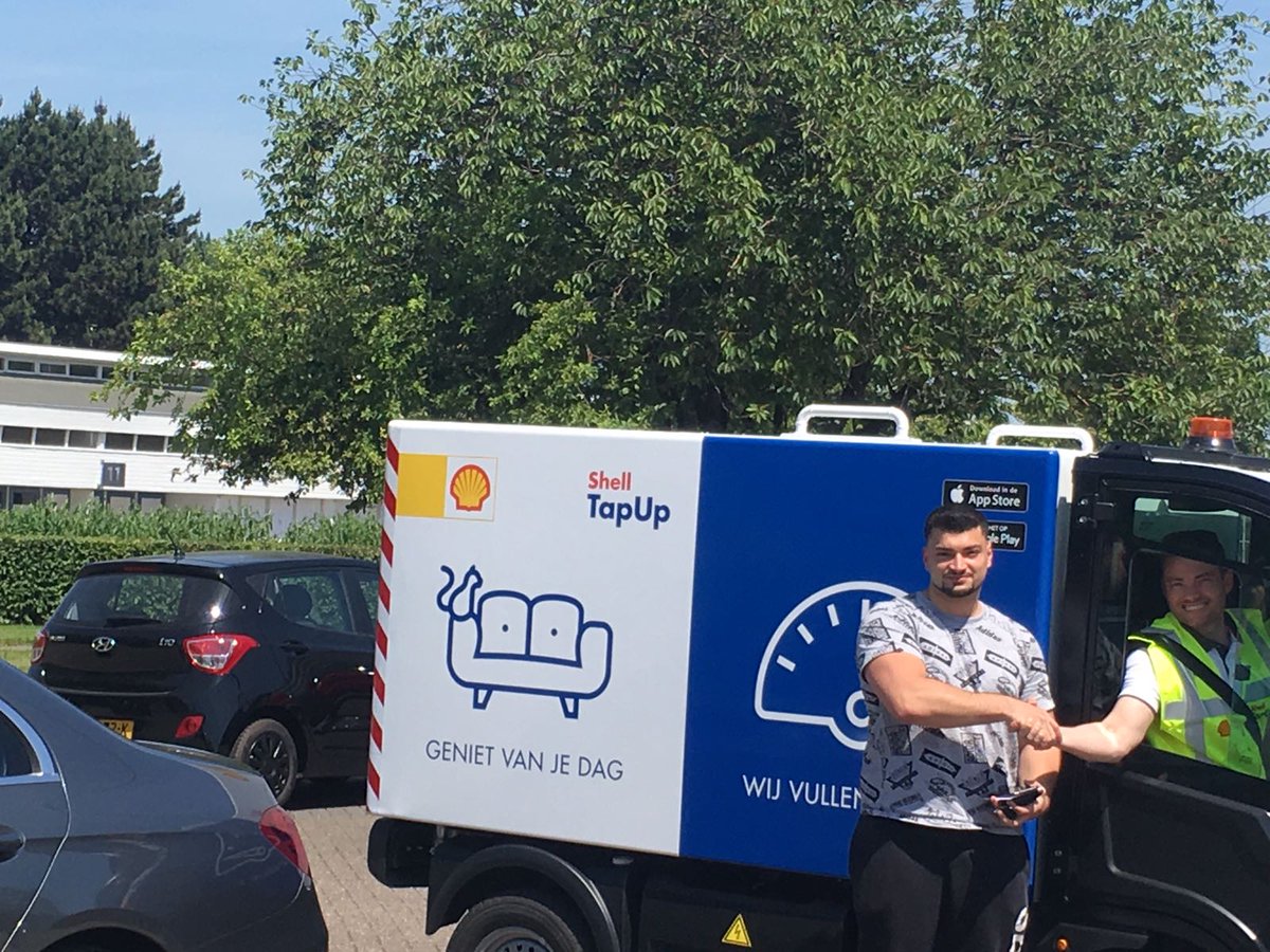 Istvan_Kapitany's tweet image. Our first Tap Up Customer! Order through #ShellApp your next fuel delivery! #NL #ShellRetail 👍